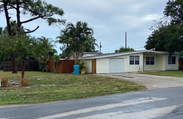 702 8, Boynton Beach, FL 33426