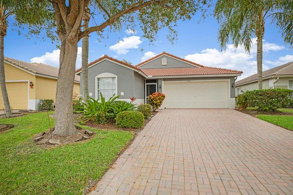 832 Greenwich, Port Saint Lucie, FL 34983