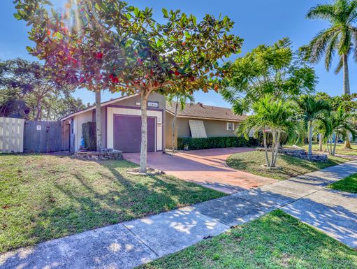 10404 Carmen, Royal Palm Beach, FL 33411