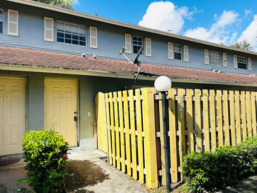 421 Cypress, Palm Springs, FL 33406