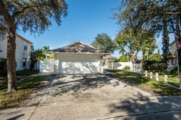 139 Pennock Landing, Jupiter, FL 33458