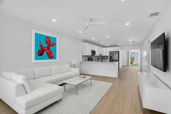 529 18th, Boca Raton, FL 33432