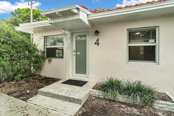 17 Ocean Breeze, Lake Worth Beach, FL 33460