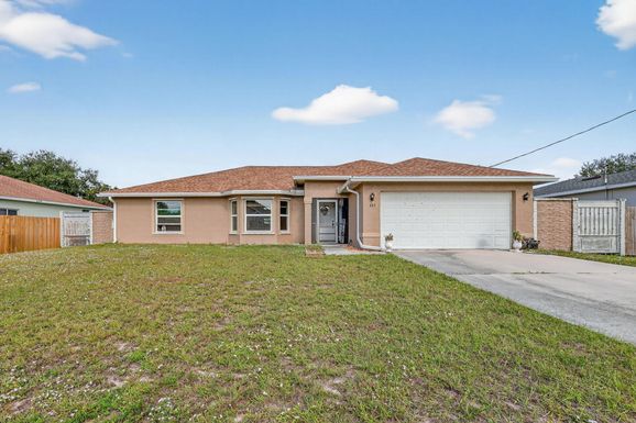557 Halkell, Port Saint Lucie, FL 34953