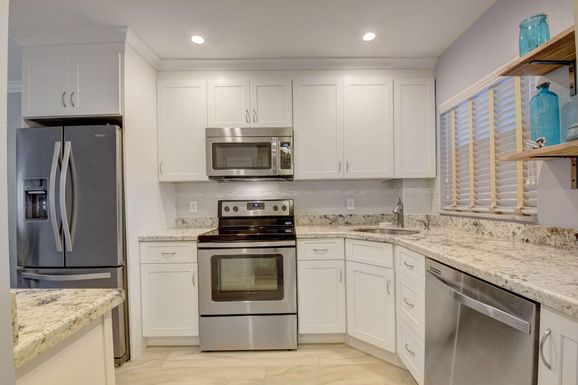 650 Snug Harbor, Boynton Beach, FL 33435