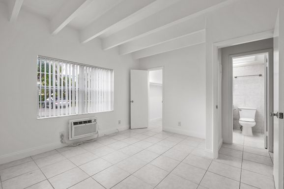 330 20th, Boca Raton, FL 33431