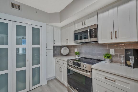 600 Dixie, West Palm Beach, FL 33401