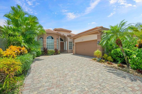 10870 Royal Devon, Lake Worth, FL 33449