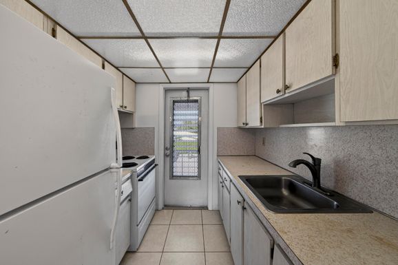 2551 Golf, Pompano Beach, FL 33064