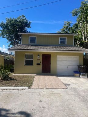 303 Greymon, West Palm Beach, FL 33405