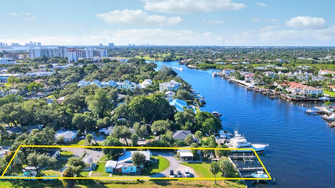 2031 Melody, Palm Beach Gardens, FL 33410