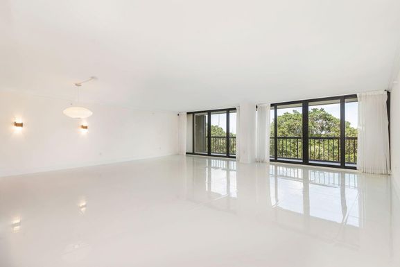 2450 Presidential, West Palm Beach, FL 33401