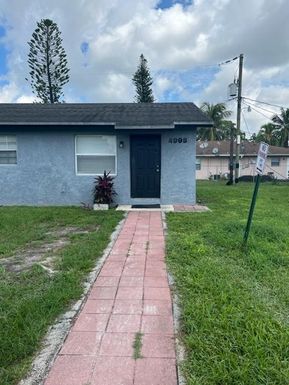 4998 Kirk, Atlantis, FL 33462