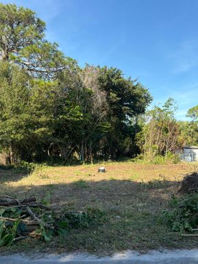 4002 Avenue L, Fort Pierce, FL 34947