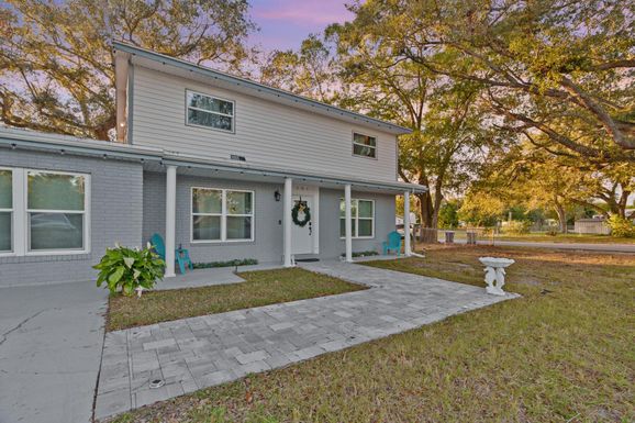 301 20th, Vero Beach, FL 32962