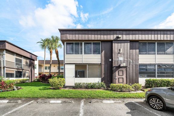 447 Burgundy J, Delray Beach, FL 33484