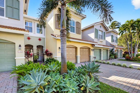 163 Las Brisas, Hypoluxo, FL 33462