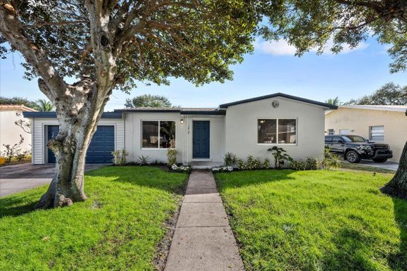 1414 N, Lake Worth Beach, FL 33460