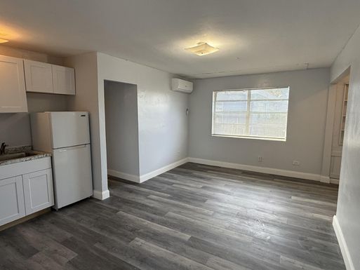 131 27th, Riviera Beach, FL 33404