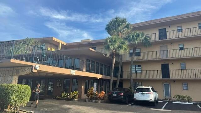 9370 8th, Boca Raton, FL 33428