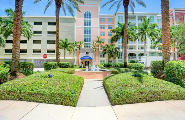 804 Windward, Lantana, FL 33462