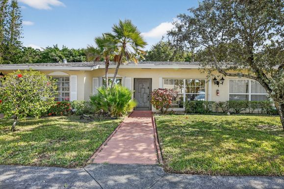13942 Via Flora, Delray Beach, FL 33484