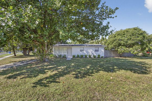 751 Royal Palm Beach, Royal Palm Beach, FL 33411