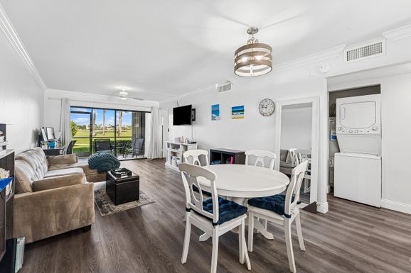 13369 Touchstone, Palm Beach Gardens, FL 33418