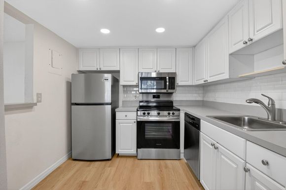 51 Flanders B, Delray Beach, FL 33484