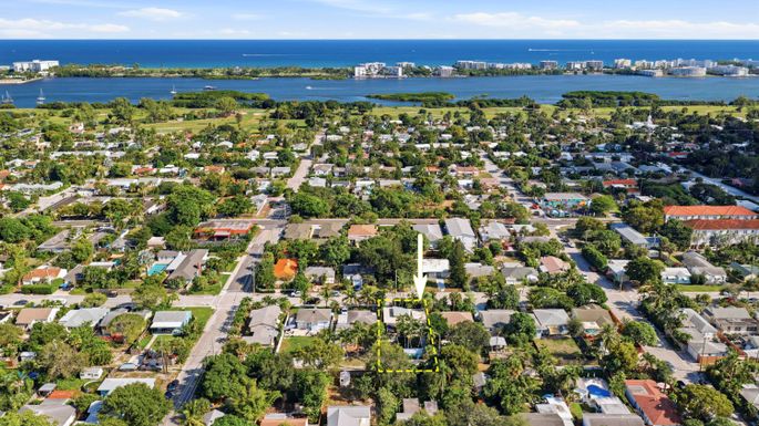 1119 M, Lake Worth Beach, FL 33460