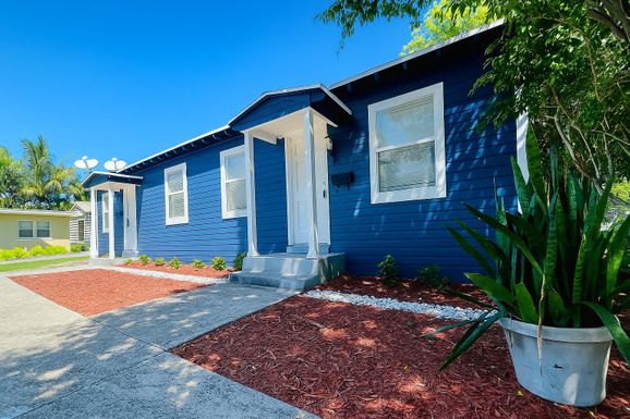 517 Kanuga, West Palm Beach, FL 33401