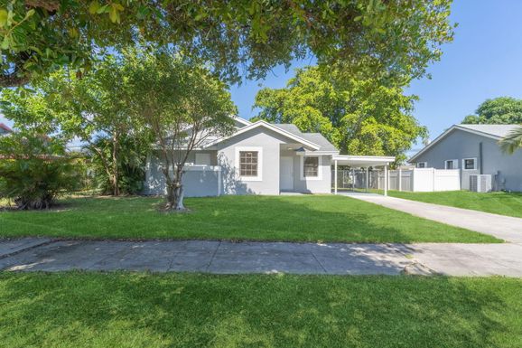 377 2nd, Deerfield Beach, FL 33441