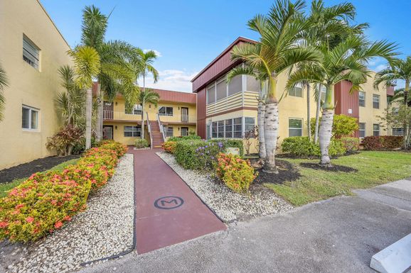 582 Flanders M, Delray Beach, FL 33484
