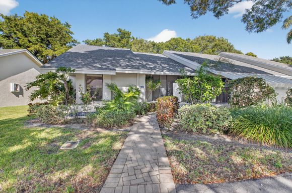 10911 Lake Front, Boca Raton, FL 33498