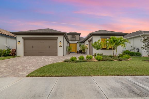 8438 Gullen, Melbourne, FL 32940