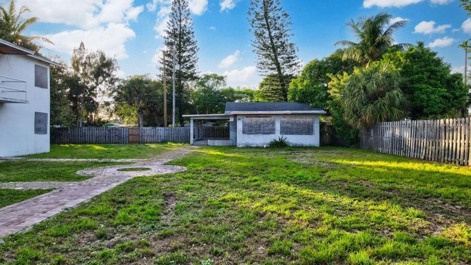 122 8th, Delray Beach, FL 33444