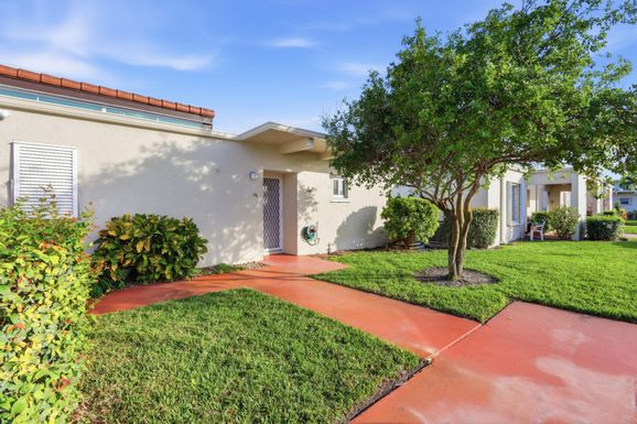 2534 Boundbrook, West Palm Beach, FL 33406