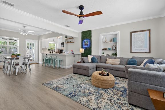 111 3rd, Boynton Beach, FL 33435