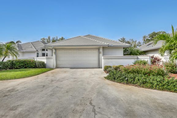 201 Orange Tree, Atlantis, FL 33462