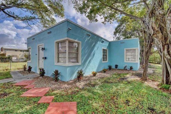 3000 Broadway, West Palm Beach, FL 33407