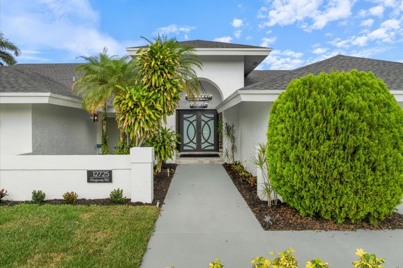 12725 Kingsway, Wellington, FL 33414