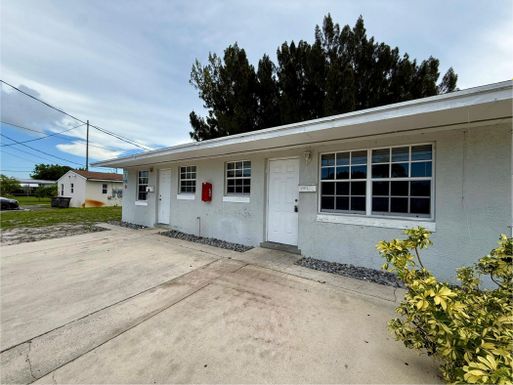 4306 Greenwood, West Palm Beach, FL 33407