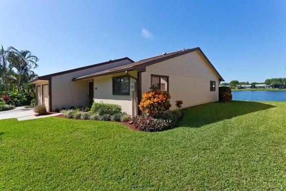 39 Mayfair, Boynton Beach, FL 33426