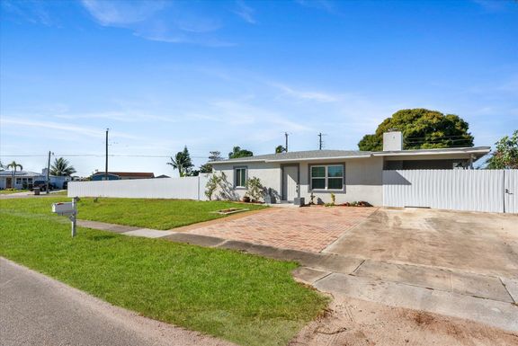 2329 West, West Palm Beach, FL 33409