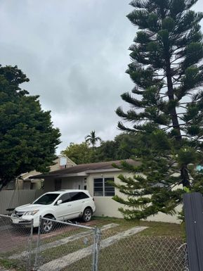 1017 47th, Miami, FL 33127