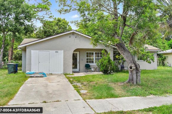 901 Hickory, Fort Pierce, FL 34947