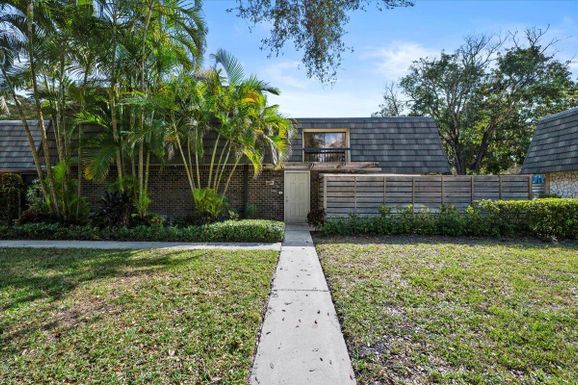 625 6th Terrace, Palm Beach Gardens, FL 33418