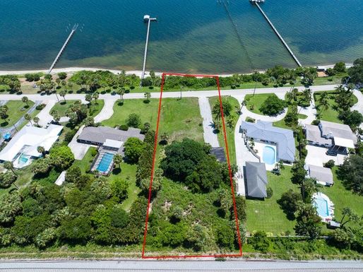 1811 Indian River, Fort Pierce, FL 34950
