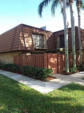 1458 Lawnwood, Fort Pierce, FL 34950