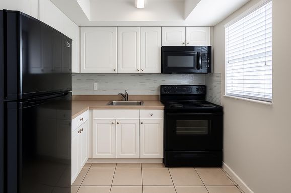 665 Glouchester, Boca Raton, FL 33487